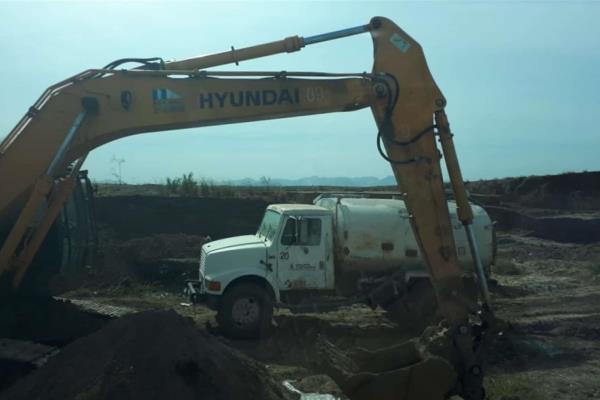 Inconformes módulos con retraso de obras en El Carrizo