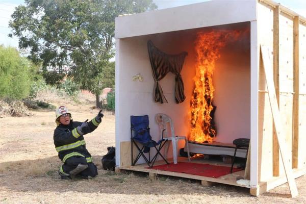 Capacitan a peritos de la FGE en investigación de incendios y explosivos