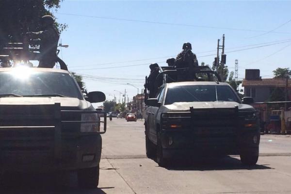Se le dispara arma a militares en pleno centro de Guamúchil
