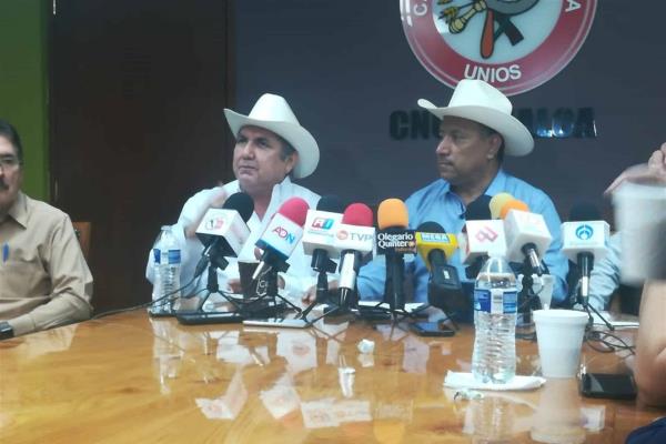 Reprueban líderes campesinos que se sesione a escondidas en el Congreso