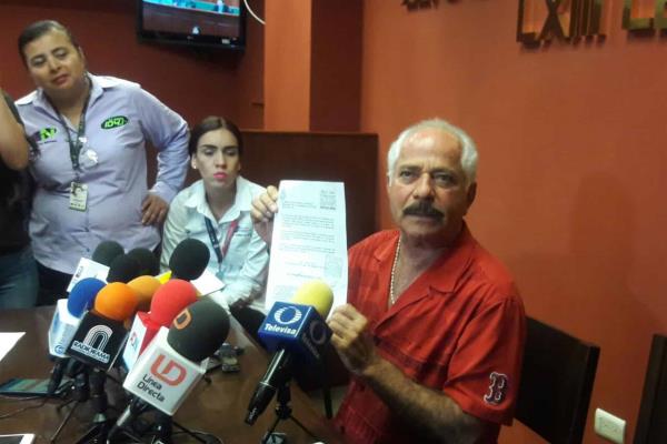 Deja Chenel bancada del PRD y se declara diputado sin partido