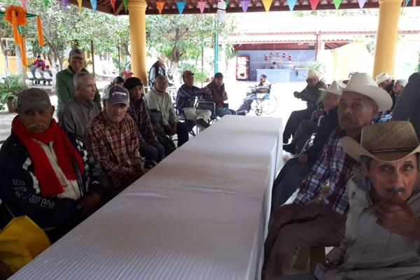 Implementan programa Letra Mayor en el Asilo Santa Rosa