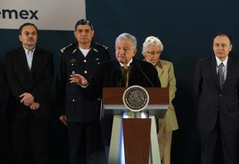 Robo de combustible se combatirá dentro y fuera de Pemex: López Obrador