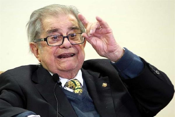 Reportan grave al doctor Miguel León-Portilla