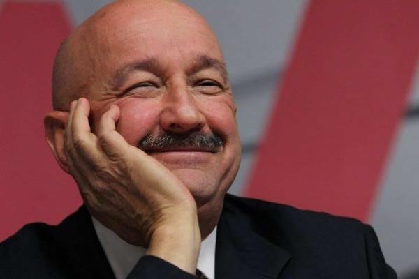 “A Salinas no lo tocaban ni con el pétalo de una rosa”: AMLO