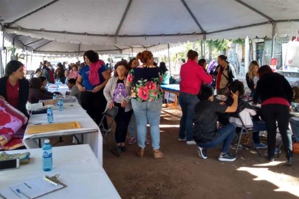 Llevan brigada de salud y servicios al Estero de  JJR