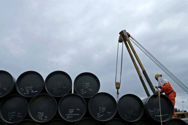Precios del petróleo bajan ante inquietud por economía global