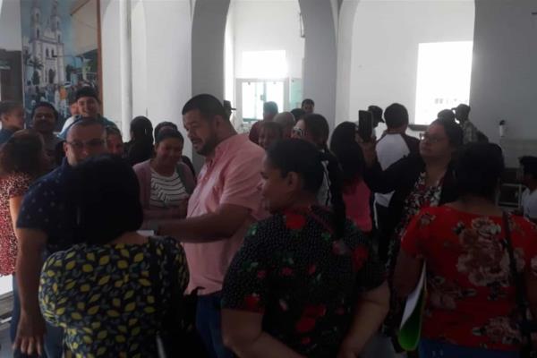Ambulantes del parque Las Riberas buscan acuerdos