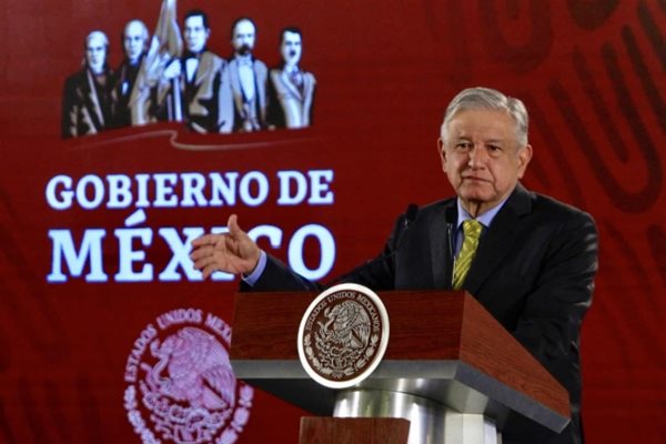 Destaca AMLO acuerdo con maestros y agradece apertura al diálogo