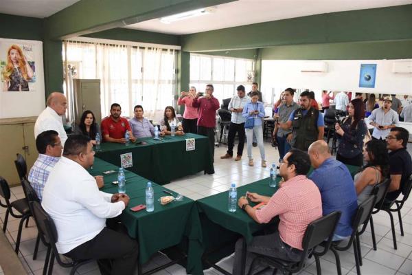 Firma Icatsin convenios en Salvador Alvarado