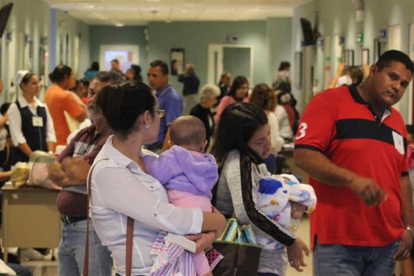 Joven y con bajo nivel educativo, características de madres mexicanas