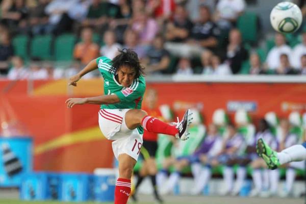 Mónica Ocampo gana premio a Mejor Gol en todos los Mundiales
