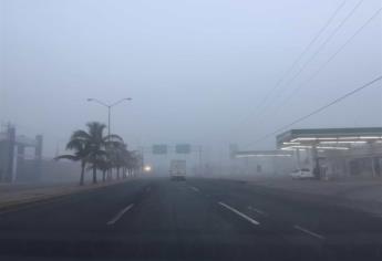 Amanece Mazatlán bajo neblina; cierran aeropuerto