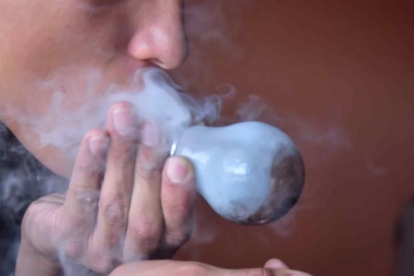Detectan a mujeres que consumen cristal para bajar de peso