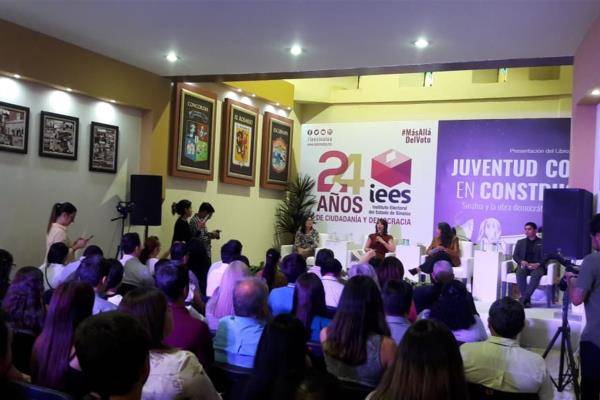 Presentan libro “Juventud Cósmica en construcción”