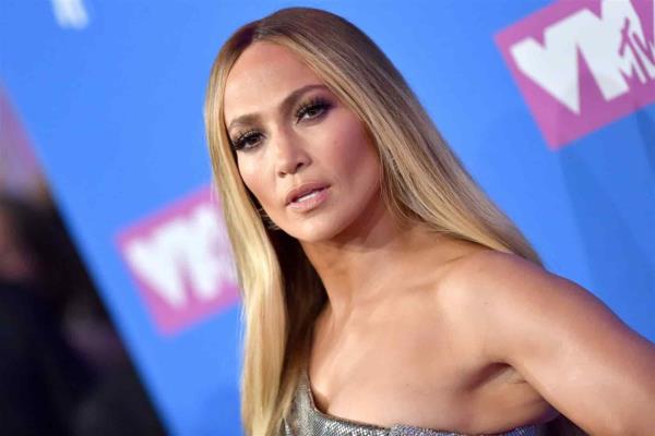 JLo celebra los 20 años de su despegue discográfico