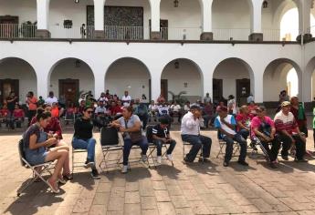 Ambulantes se plantan en el Ayuntamiento de Culiacán