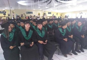 Se gradúan 460 alumnos de Conalep