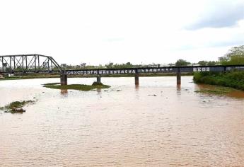 Tras fuertes lluvias, ya no flota basura en ríos de Culiacán