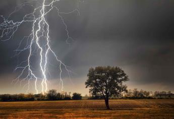 Exhorta Protección Civil protegerse de rayos ante tormentas eléctricas