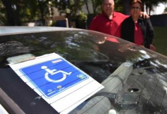 Sin validez calcas con figuras de discapacitados compradas en papelerías