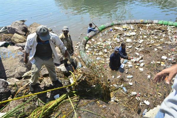 La biobarda cumple y evita que toneladas de basura lleguen al mar