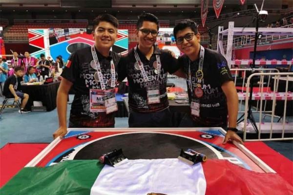 Mexicanos ganan concurso internacional de robótica en China