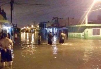 Reportan inundaciones y familias evacuadas en el sur de Sinaloa