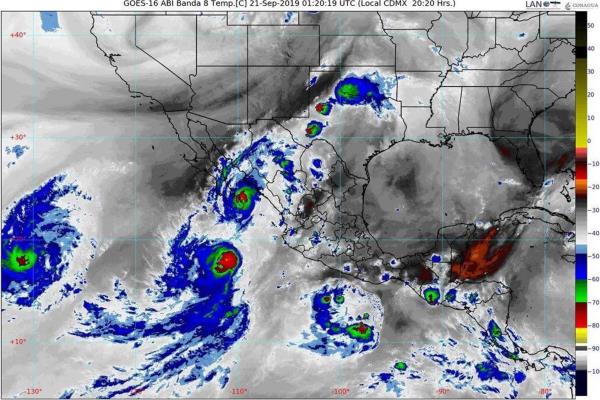 Lorena mantiene lluvias extraordinarias en costas de BCS