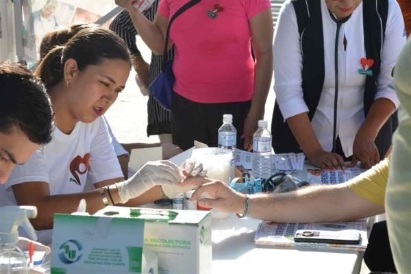 Cambiar estilos de vida para evitar enfermedades: Salud