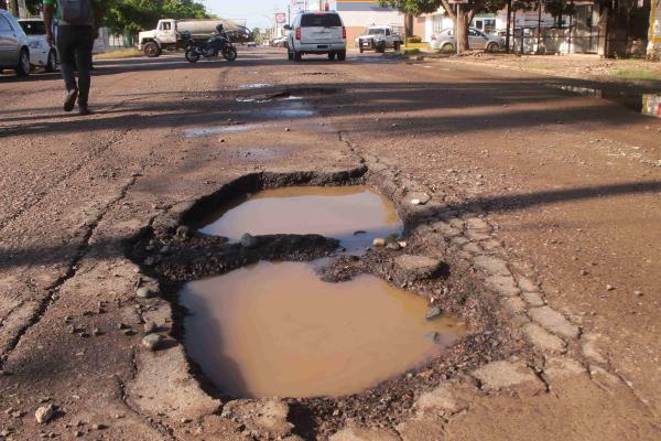Drenajes y baches, obras prioritarias para Ahome este año