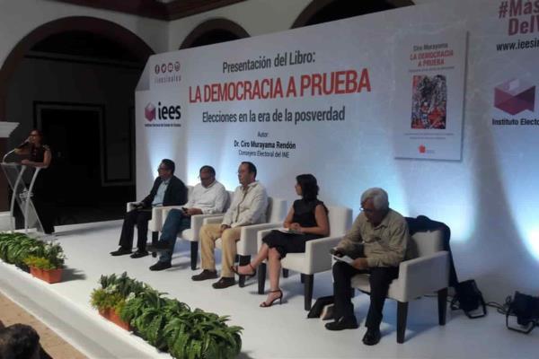 Recorte excesivo al INE le saldría muy caro a México: Ciro Murayama
