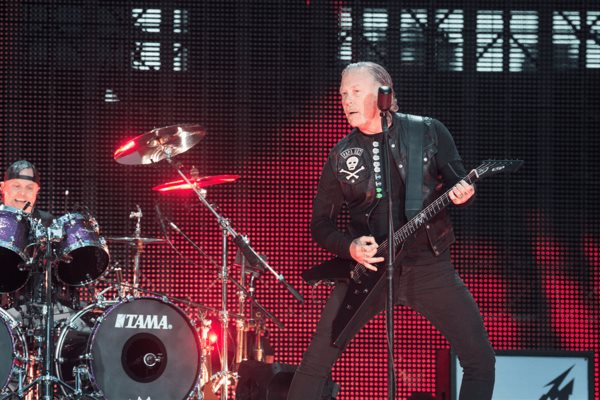 Metallica dona 100 mil dólares a afectados por incendios en California