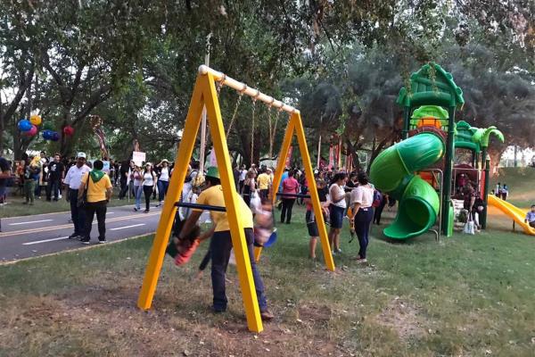 Inaugura gobernador el Paseo de la Alegría del Parque Las Riberas