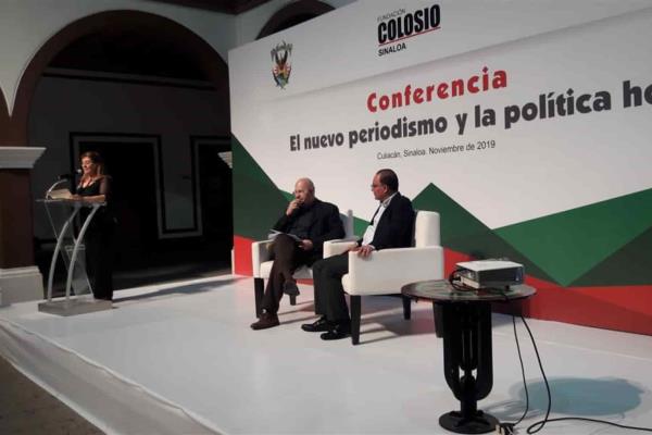 AMLO pretende conquistar mentes con reporteros paleros: Riva Palacio