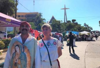 Veneran y agradecen a la Virgen de Guadalupe en La Lomita
