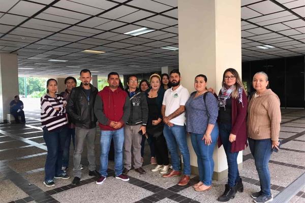 Maestros de Telebachillerato exigen su aguinaldo