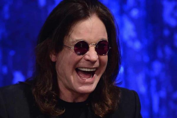 Ozzy Osbourne toma con humor versiones de que agonizaba