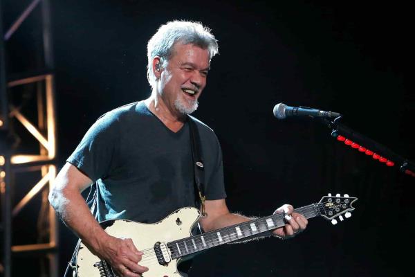 David Lee Roth da malas noticias sobre salud de Eddie Van Halen