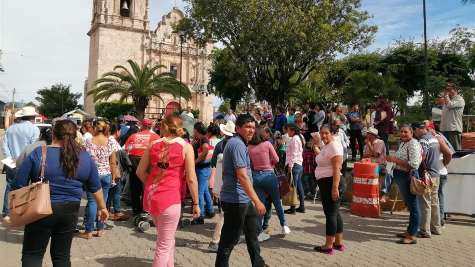 Se manifiestan desplazados por violencia en Concordia