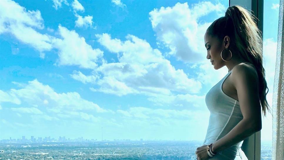 Jennifer Lopez lanza reto y adelanto de su espectáculo en el Super Bowl