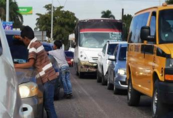 Los Mochis se llena de pedigüeños y limpiaparabrisas