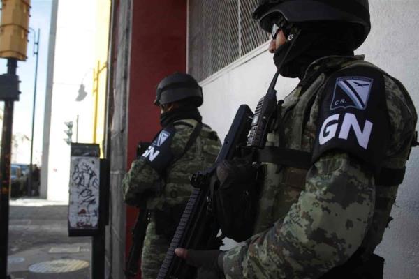 Investigan a pareja detenida con casi 15 kilos de metanfetamina