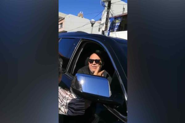 Abuchean al alcalde de Mazatlán 