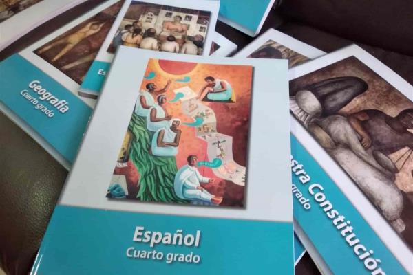 Garantizan libros de texto gratuitos para todos los estudiantes