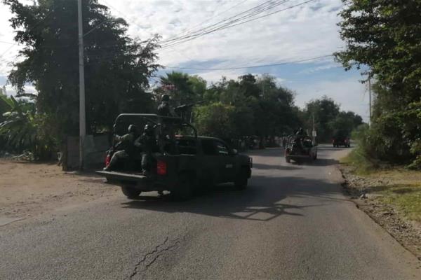 Trasladan en helicóptero a 15 militares tras accidente en sierra de Durango