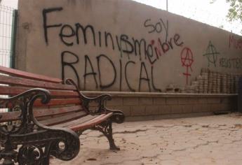 Vandalizan instalaciones de la EVA con pintas feministas