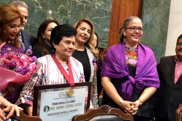 Recibe Mercedes Murillo premio Norma Corona Sapién