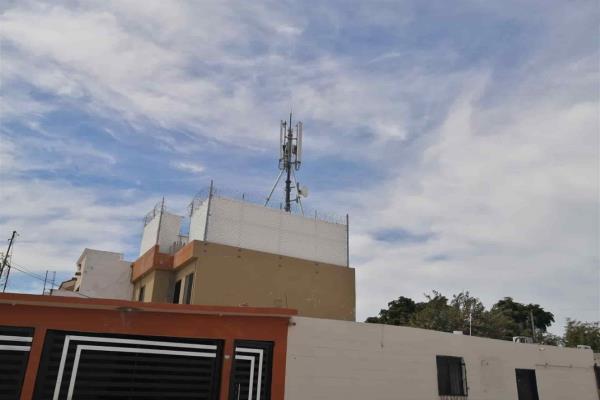 Vecinos de Villa de Cortez se manifiestan por instalación de antena