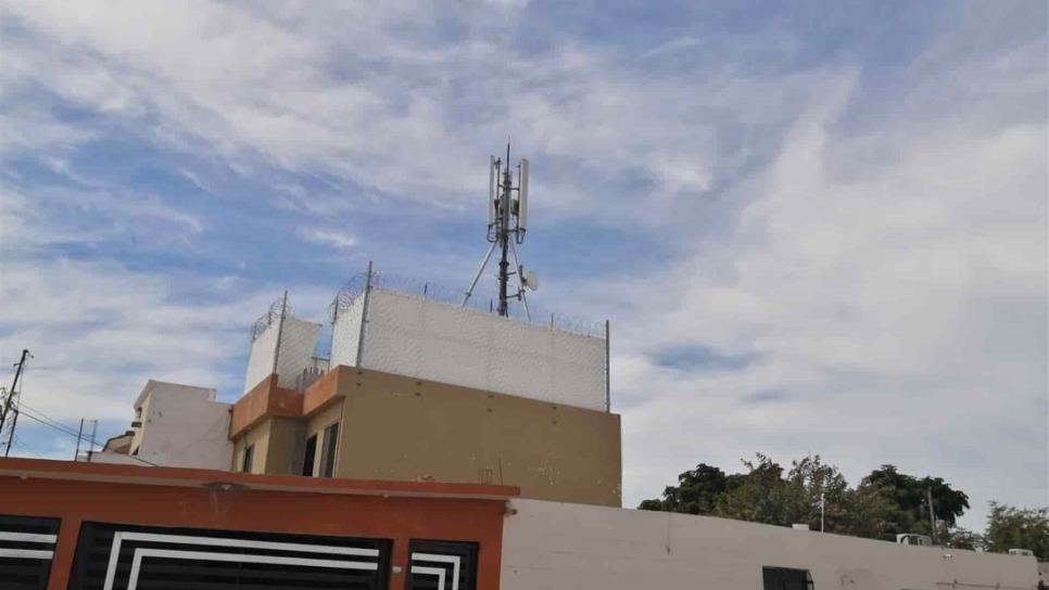 Vecinos de Villa de Cortez se manifiestan por instalación de antena